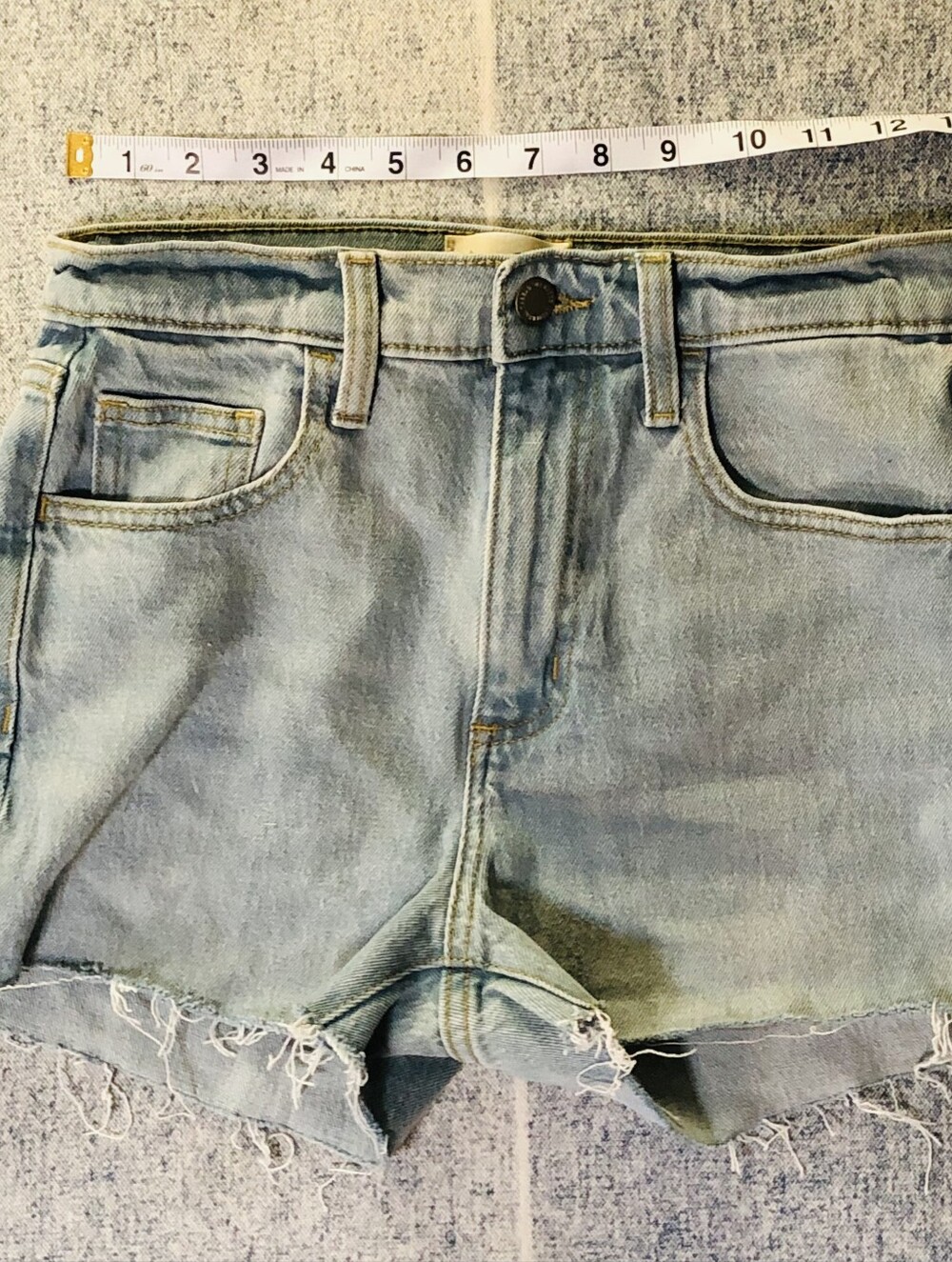 Universal Thread Light Wash Women's Denim Cutoff Shorts